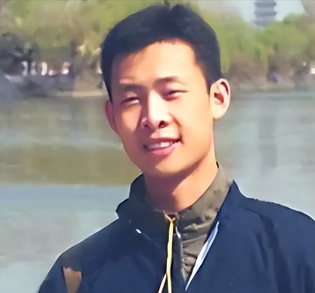带儿子二嫁影帝张译，现在18年过去，才知道她嫁的有多值
