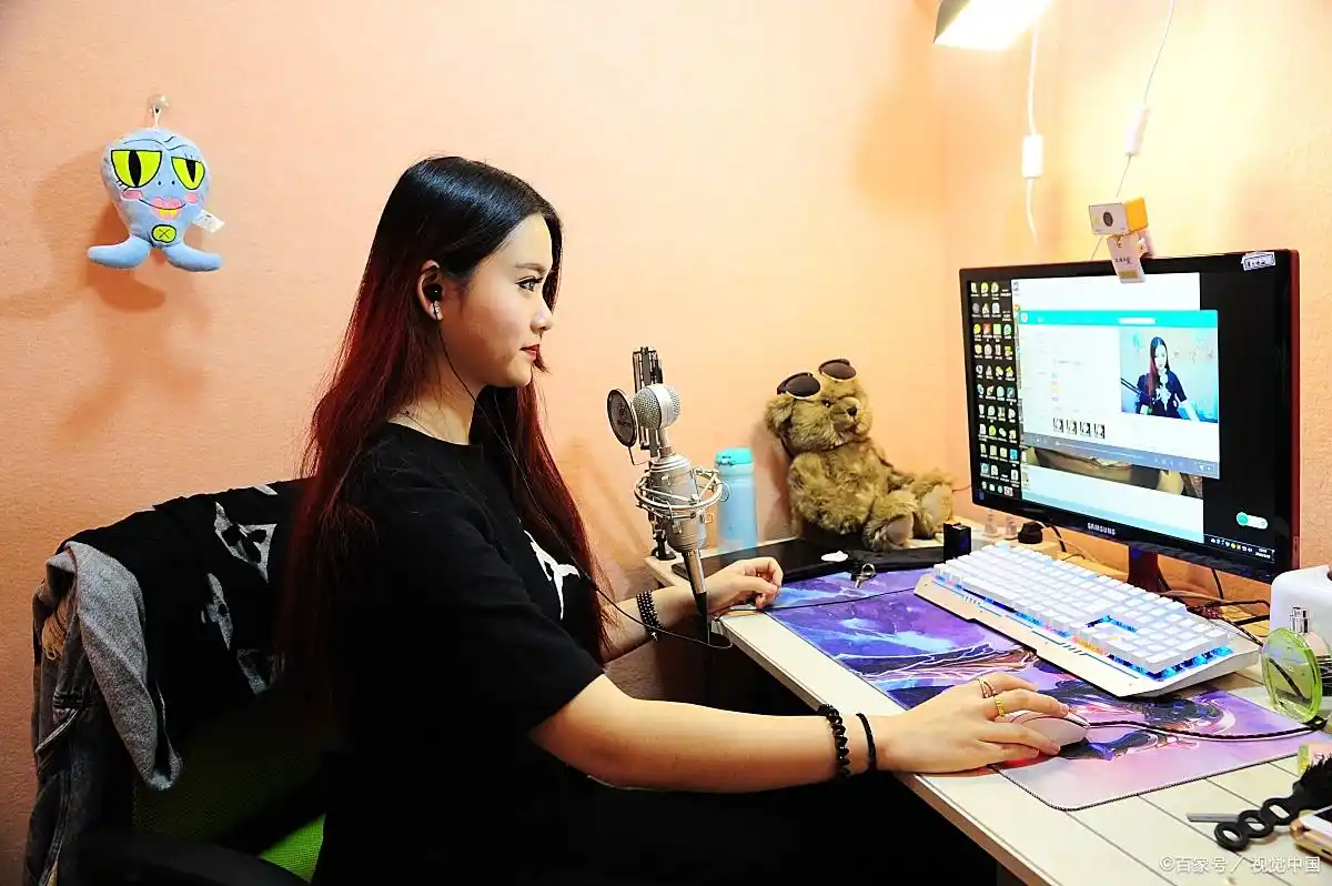 可以网上赚钱的网站_周末兼职轻松赚钱_艺术创作变现途径