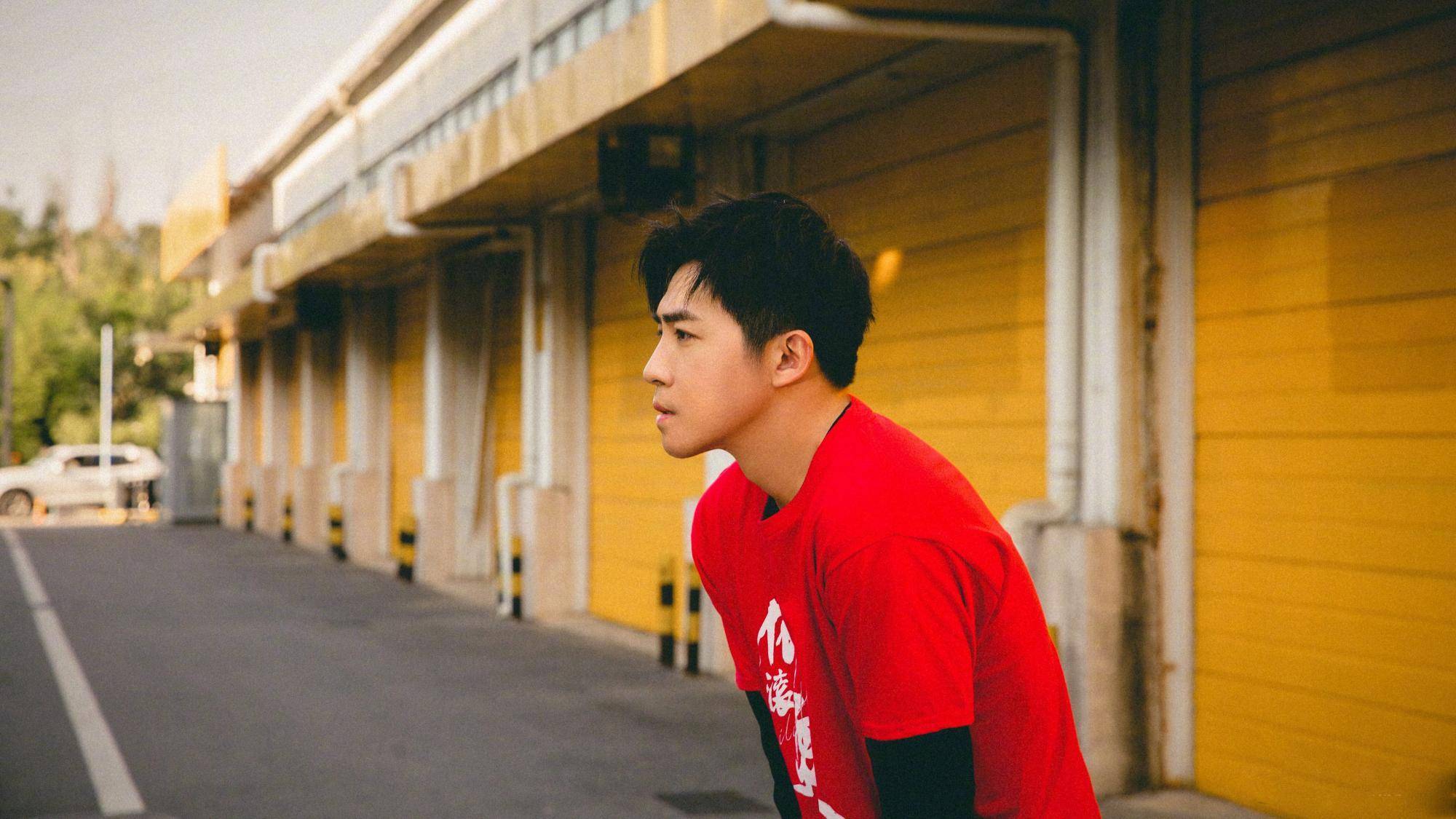 张杰新歌MV尽显中年感，王栎鑫官宣分手，0713现状差距大