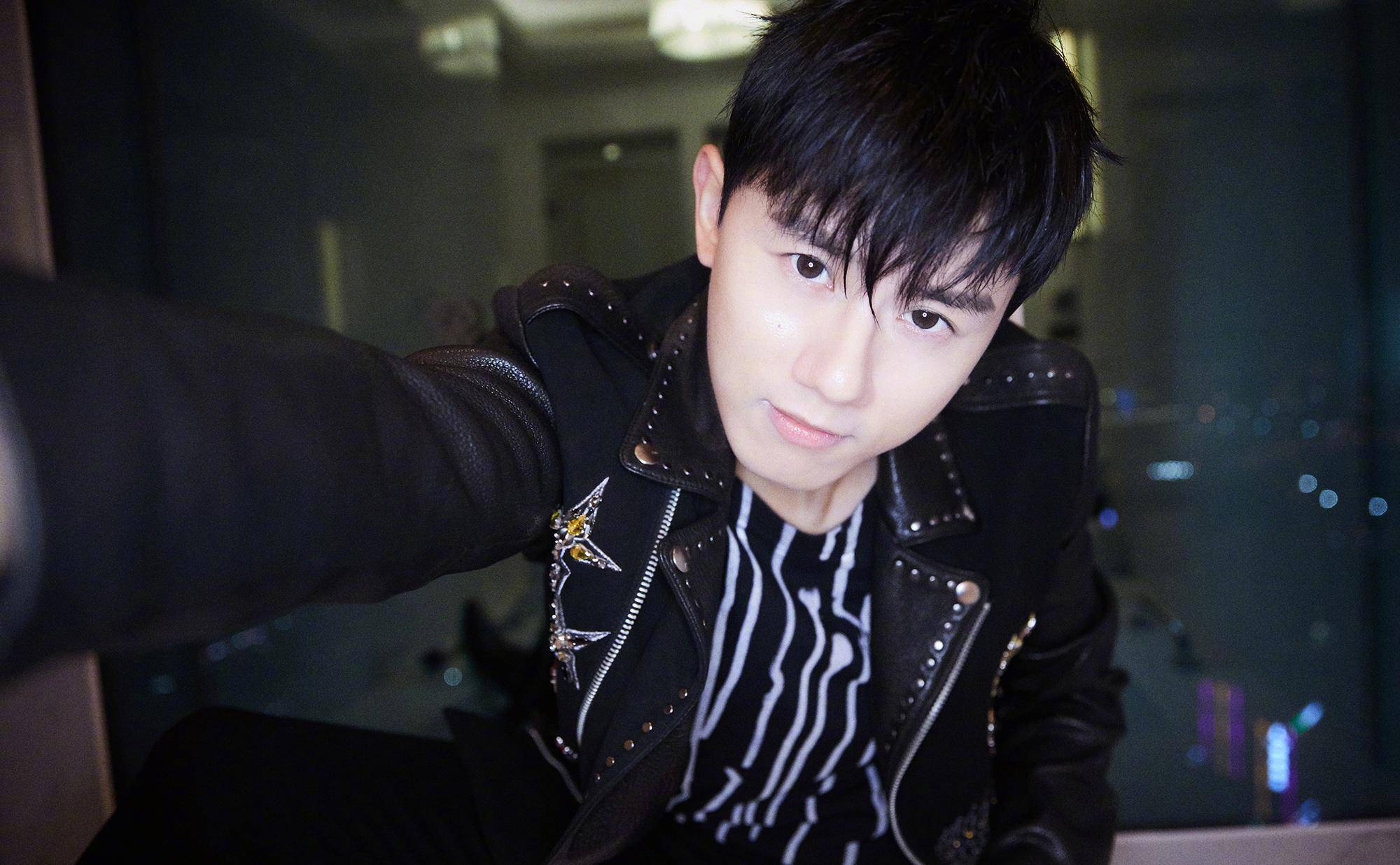 王栎鑫和张杰是一届的吗_张杰13年后发展现状_0713选秀神话人物现状