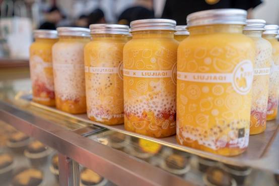 刘嘉奇杨枝甘露品牌产品研发理念_发明固体杨枝甘露的人是天才_刘嘉奇杨枝甘露品牌创始人对话