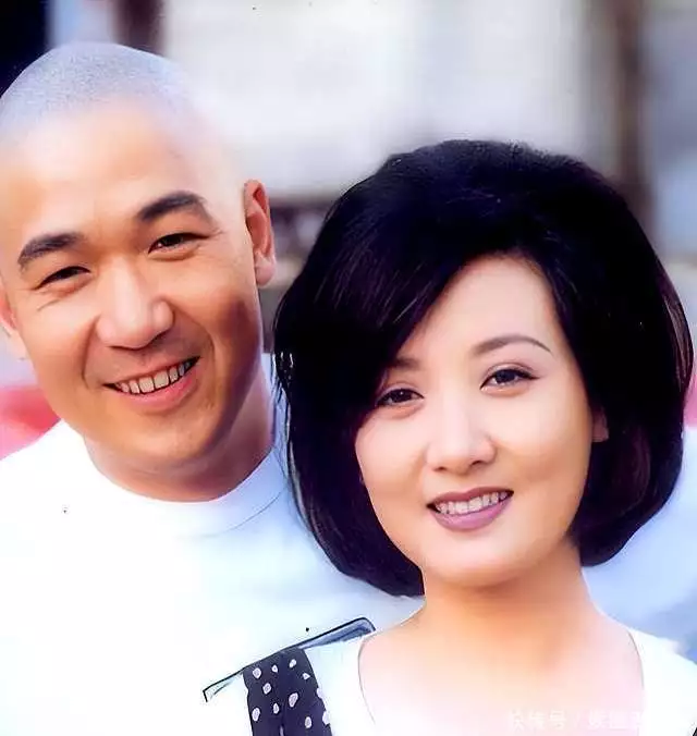 张国立与前妻_邓婕不生娃嫁给张国立原因_张国立前妻罗秀春条件