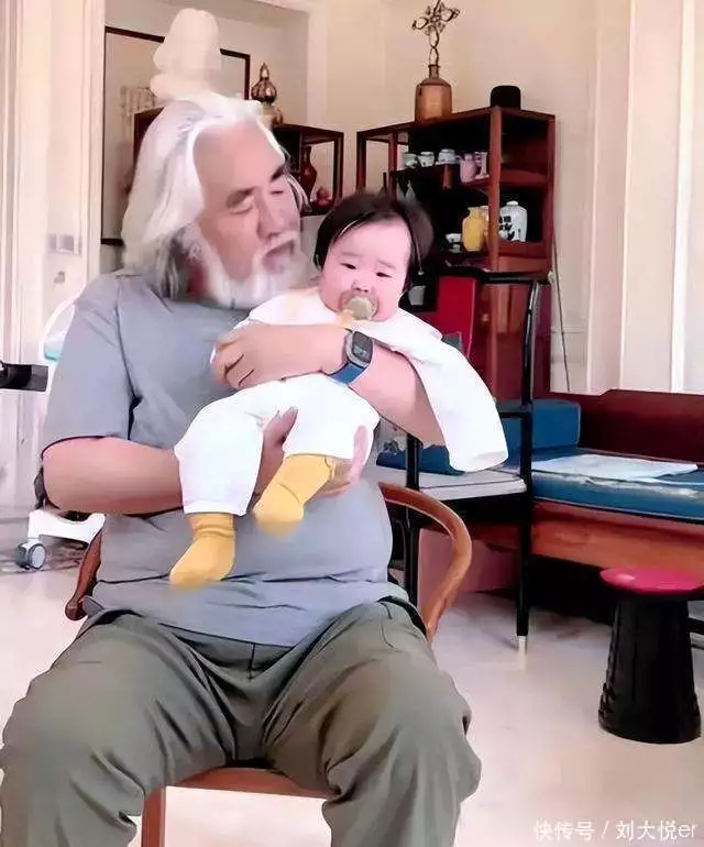 张国立与前妻_张国立资产过亿_张国立家庭故事