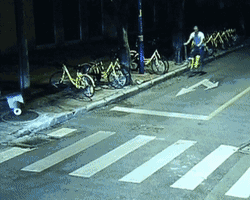 手机碰瓷党_年底碰瓷党作案手法_钦州碰瓷事件分析