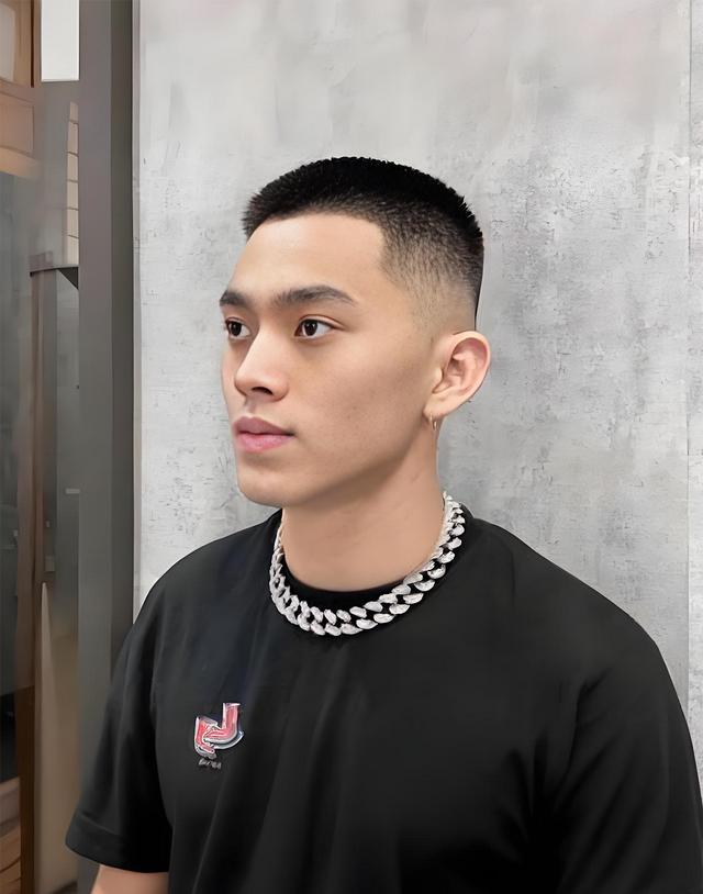 男士防脱发型推荐_男生娃娃脸适合什么发型_2024男士发型指南