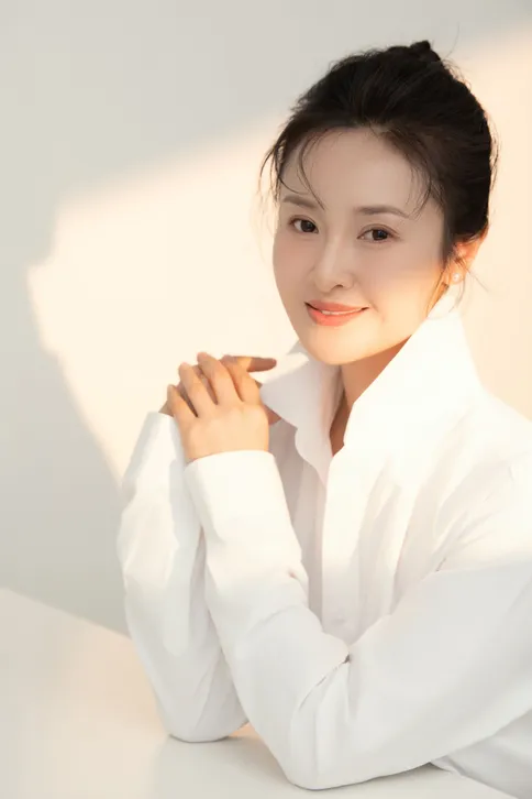 宁夏广播电视台主持人_宁夏卫视频道主持人_辽宁新闻主持人朱彤