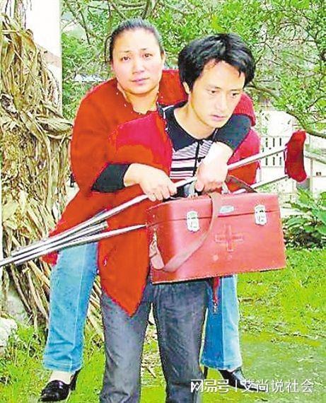 最美乡村医师周月华_周月华 感动中国2012年度人物 赤脚医生