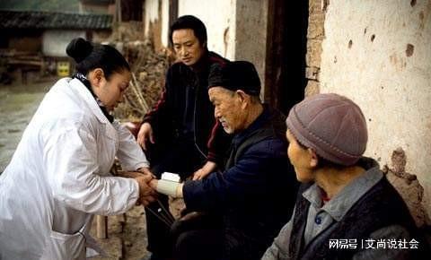 最美乡村医师周月华_周月华 感动中国2012年度人物 赤脚医生