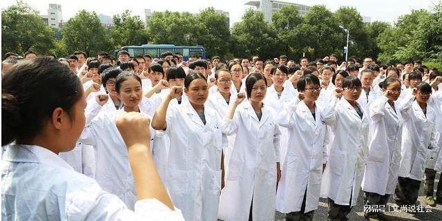 周月华 感动中国2012年度人物 赤脚医生_最美乡村医师周月华