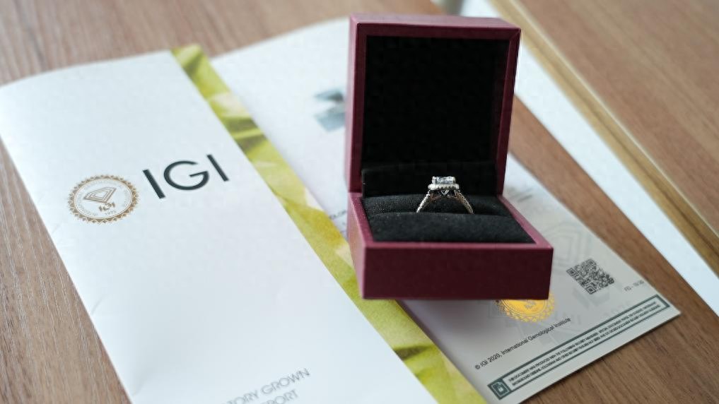 新华视点丨99克拉进口钻石只要22元？——部分电商平台假钻石泛滥现象调查