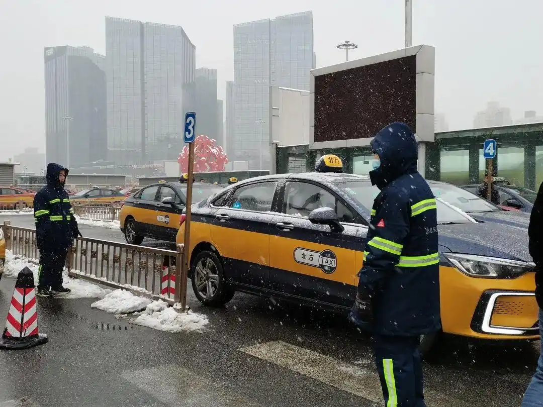 暴雪大暴雪要来了 多大的雪才算暴雪_北京暴雪预警降雪量10毫米含义_北京暴雪积雪深度换算关系