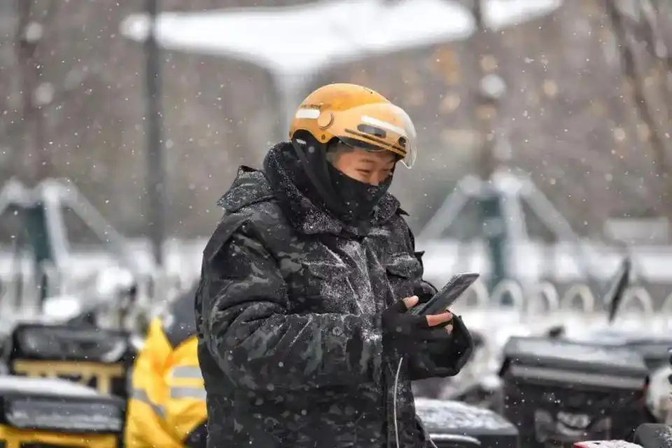 北京暴雪预警_北京降雪量标准_暴雪大暴雪要来了 多大的雪才算暴雪