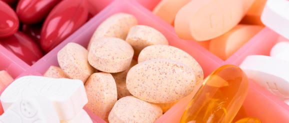 嗓子疼就吃抗生素?当心“引来”真菌_抗生素使用误区_抗生素治疗细菌感染