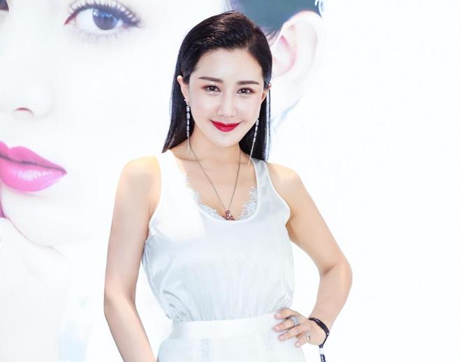张暖雅全婐照片图bt_张暖雅从香港到山东的婚姻转变_张暖雅43岁怀孕生子农村生活