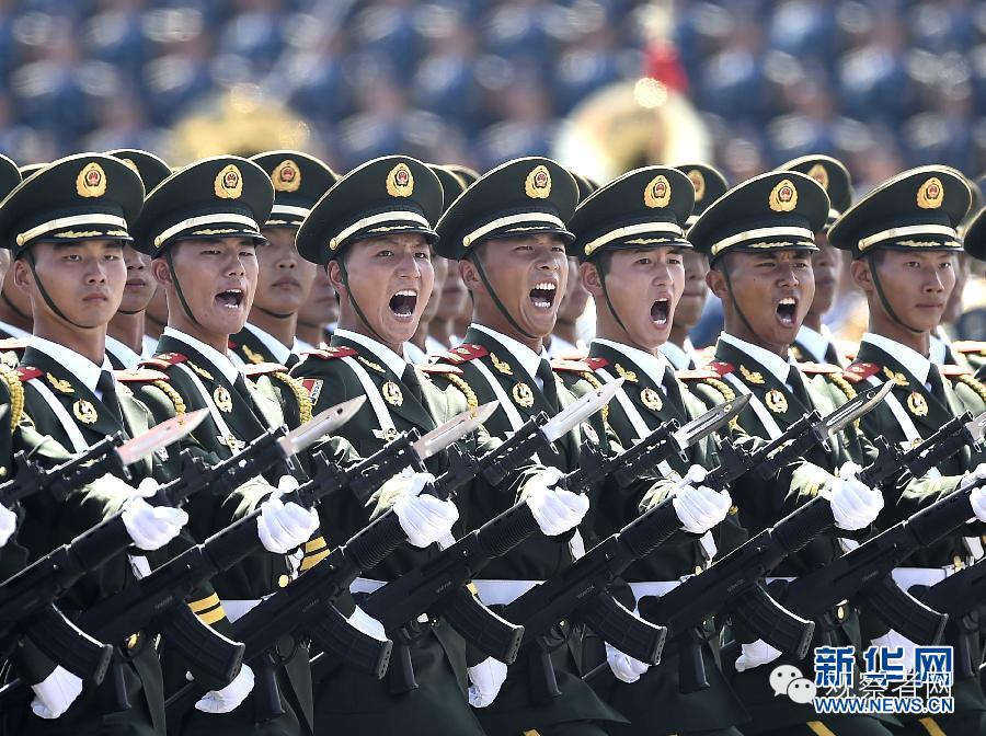 我在海外看阅兵，好几次想大喊