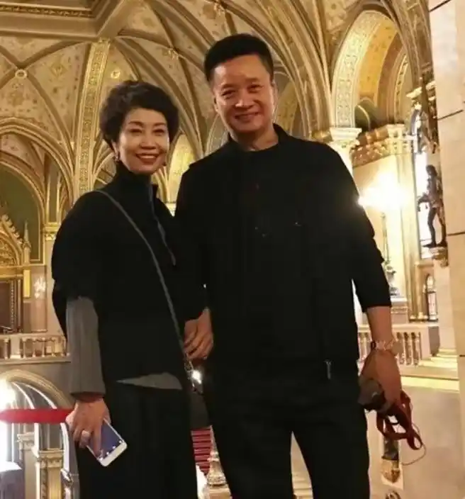 阎维文 早年经历 _ 阎维文 爱情故事 _阎维文简历 千金