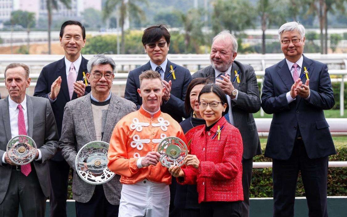 内地游客增长近一倍_香港赛马会2025好运1月1赛马日_香港赛马会资料库官网