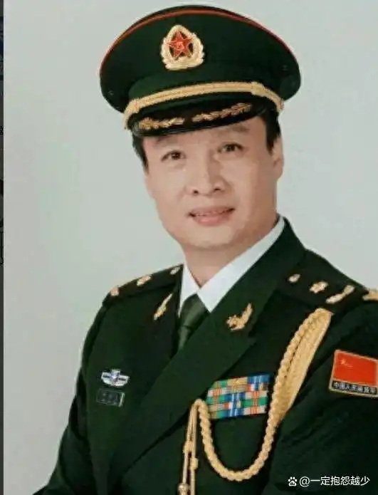 阎维文身价暴露，网友争论不休！被质疑“炫富”，教育班“圈钱”