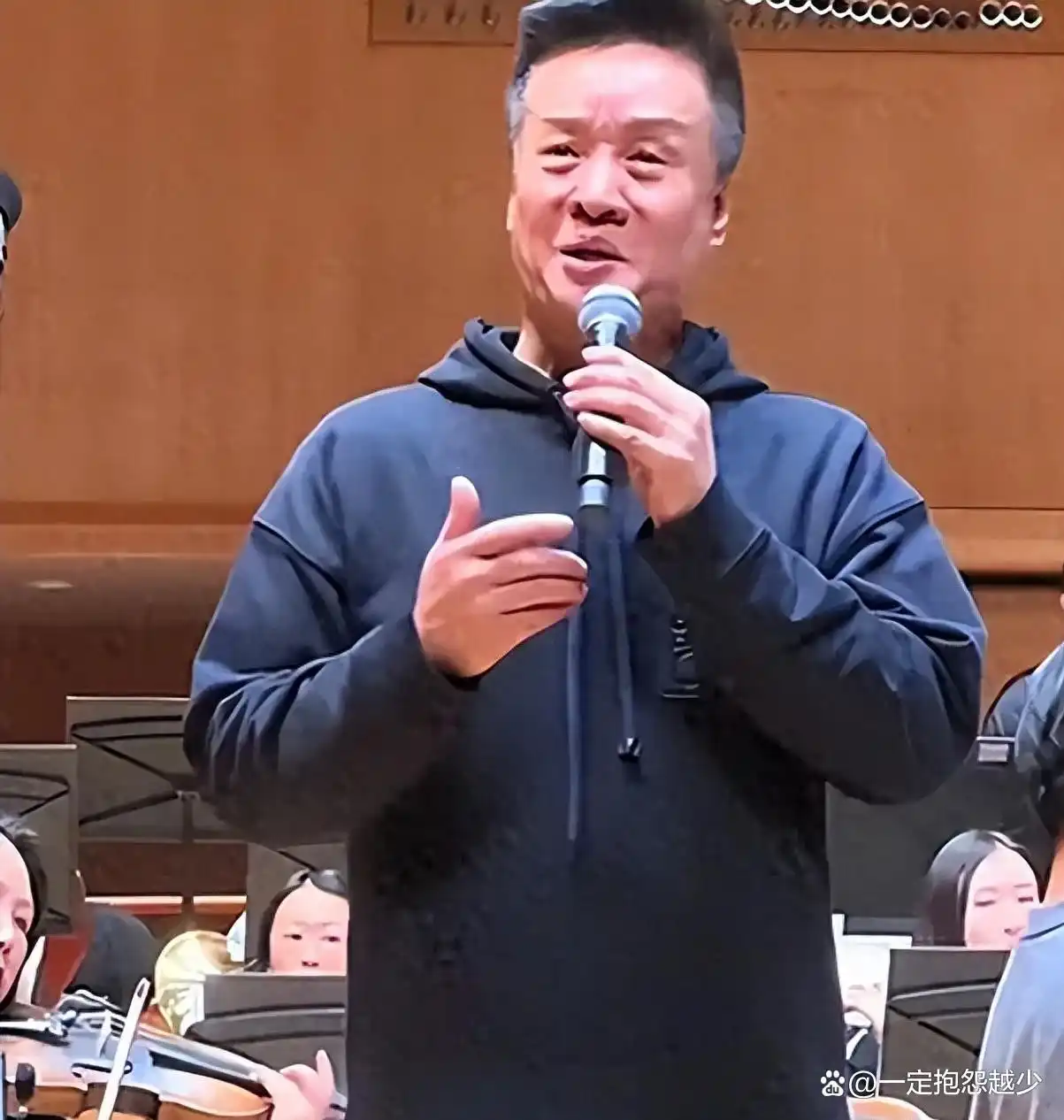 阎维文 网络舆论_阎维文 争议事件_阎维文简历 千金