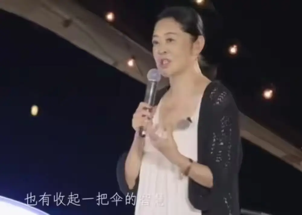 谢娜主持能力评价_谢娜央视中秋晚会争议_谢娜首次主持央视秋晚