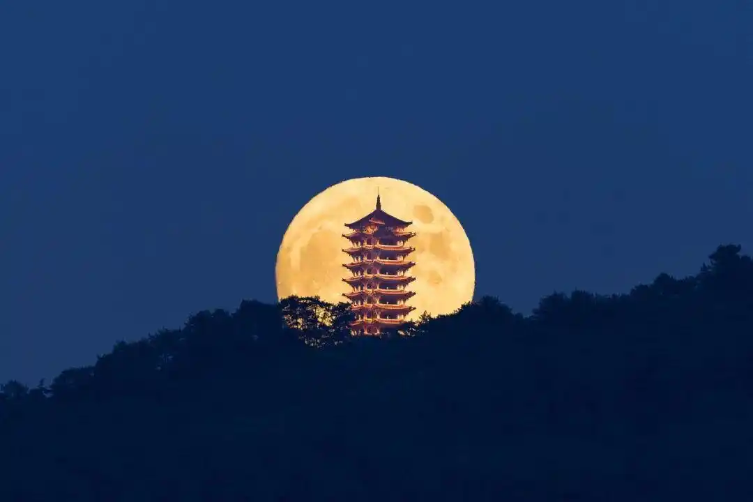 中秋超级月亮赏月天气_如何拍出最美月亮_60秒延时摄影赏中秋月