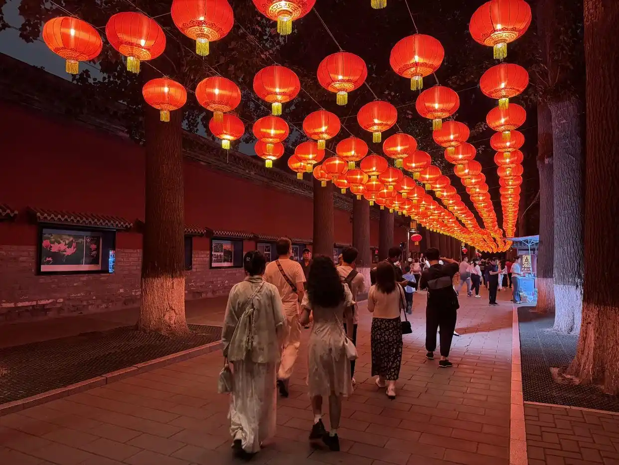 颐和园中秋赏灯赏桂_北海公园超级月亮摄影_颐和园上演“彩云追月”