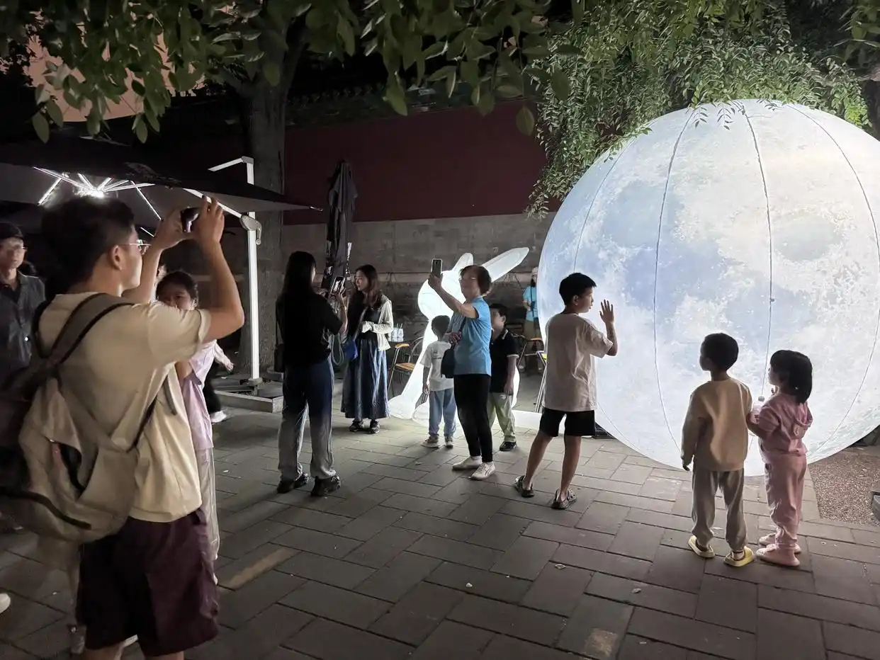 北海公园超级月亮摄影_颐和园中秋赏灯赏桂_颐和园上演“彩云追月”