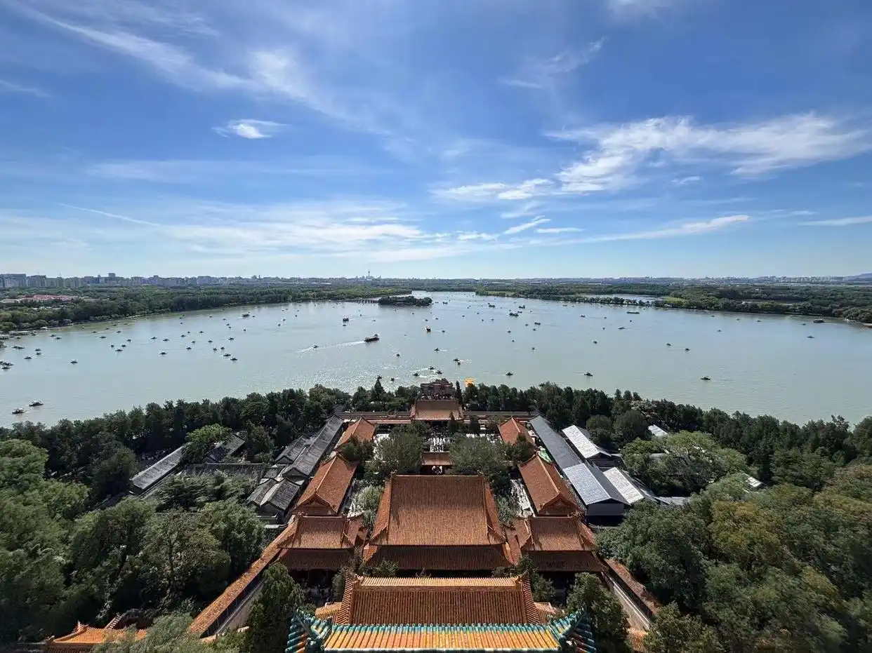 颐和园上演“彩云追月”_颐和园国庆花坛_颐和园东宫门疏导路线