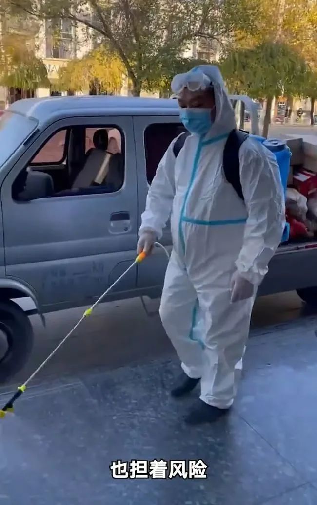 免费午餐浪费问题探讨_游客在内蒙古排队捡土豆 当地回应_内蒙古额济纳旗滞留游客扔掉隔离盒饭事件