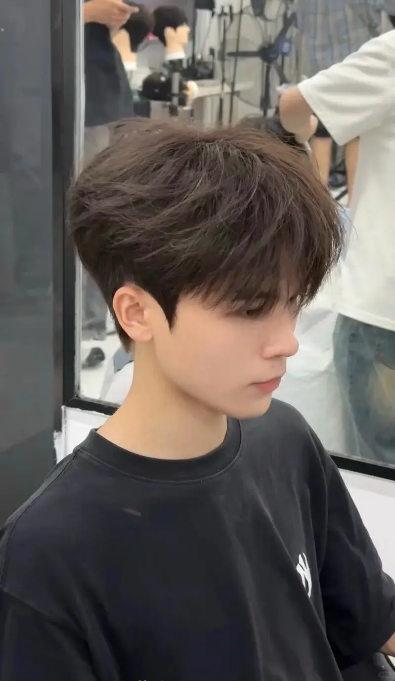 显发量短发技巧_男士微分碎盖发型_男短发发型名称