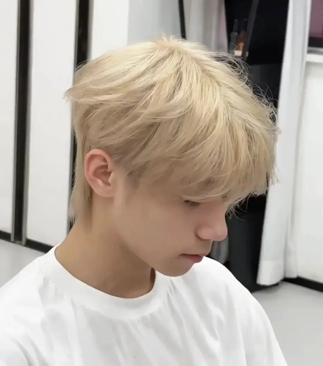 显发量短发技巧_男短发发型名称_男士微分碎盖发型