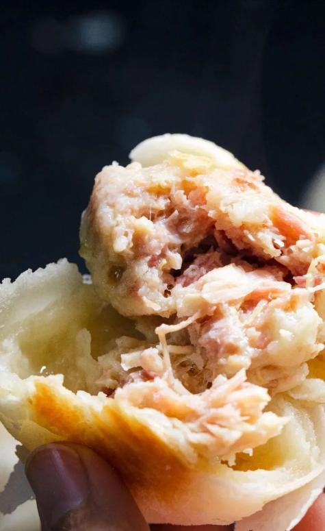 武汉现超大月饼重388斤 500人排队吃_上海鲜肉月饼排名_真老大房鲜肉月饼做法