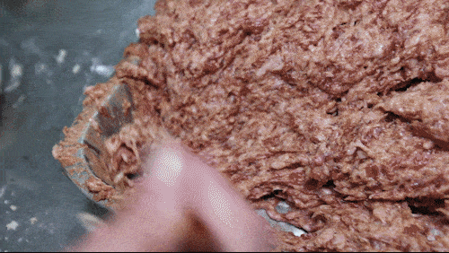 上海鲜肉月饼排名_武汉现超大月饼重388斤 500人排队吃_真老大房鲜肉月饼做法