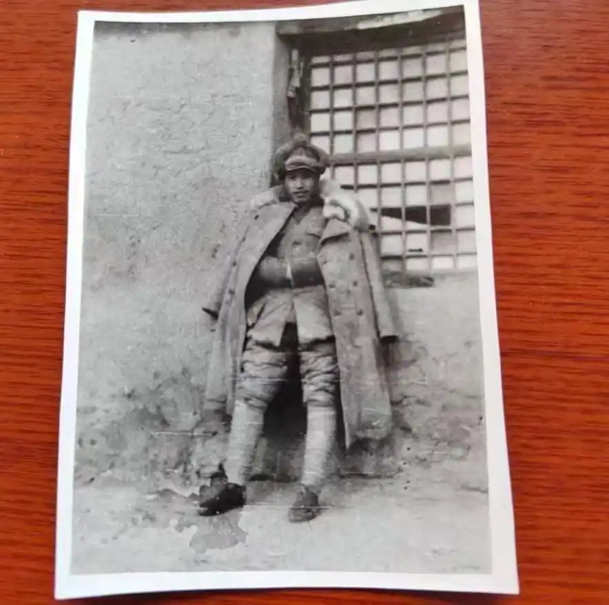 北京市民家中现日军细菌战罪证_日本陆军731部队历史文物_牛皮箱炭疽诊断用具