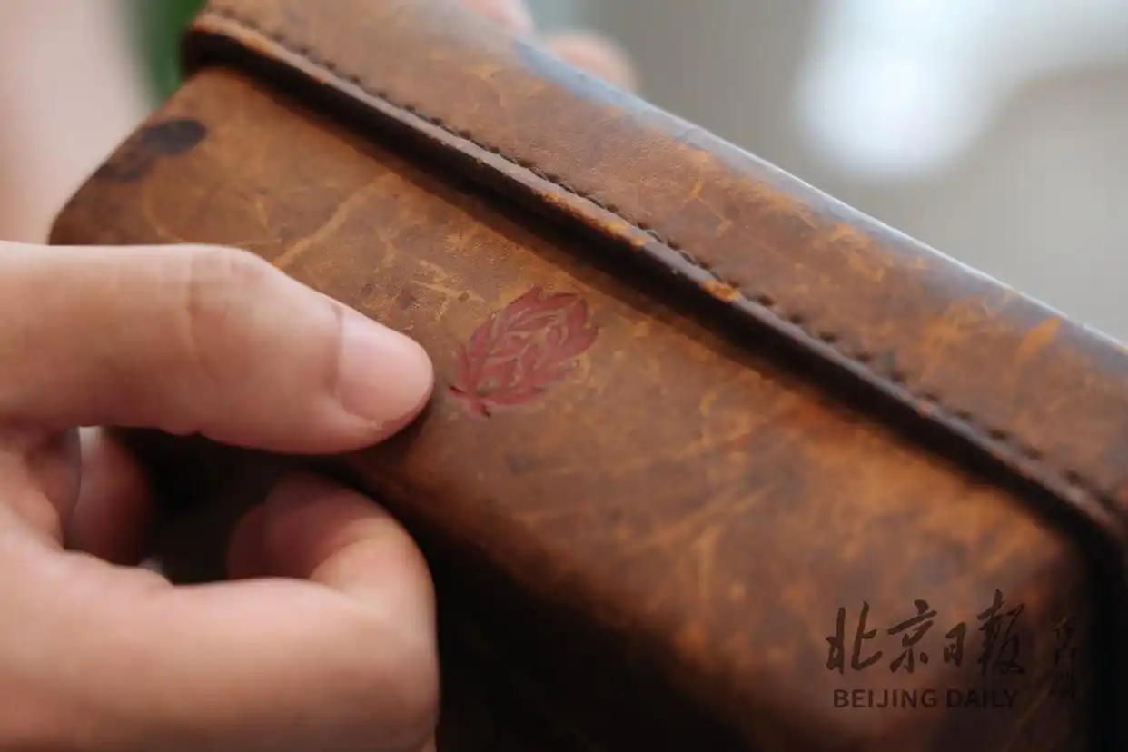 北京市民家中现日军细菌战罪证_日本陆军731部队历史文物_牛皮箱炭疽诊断用具