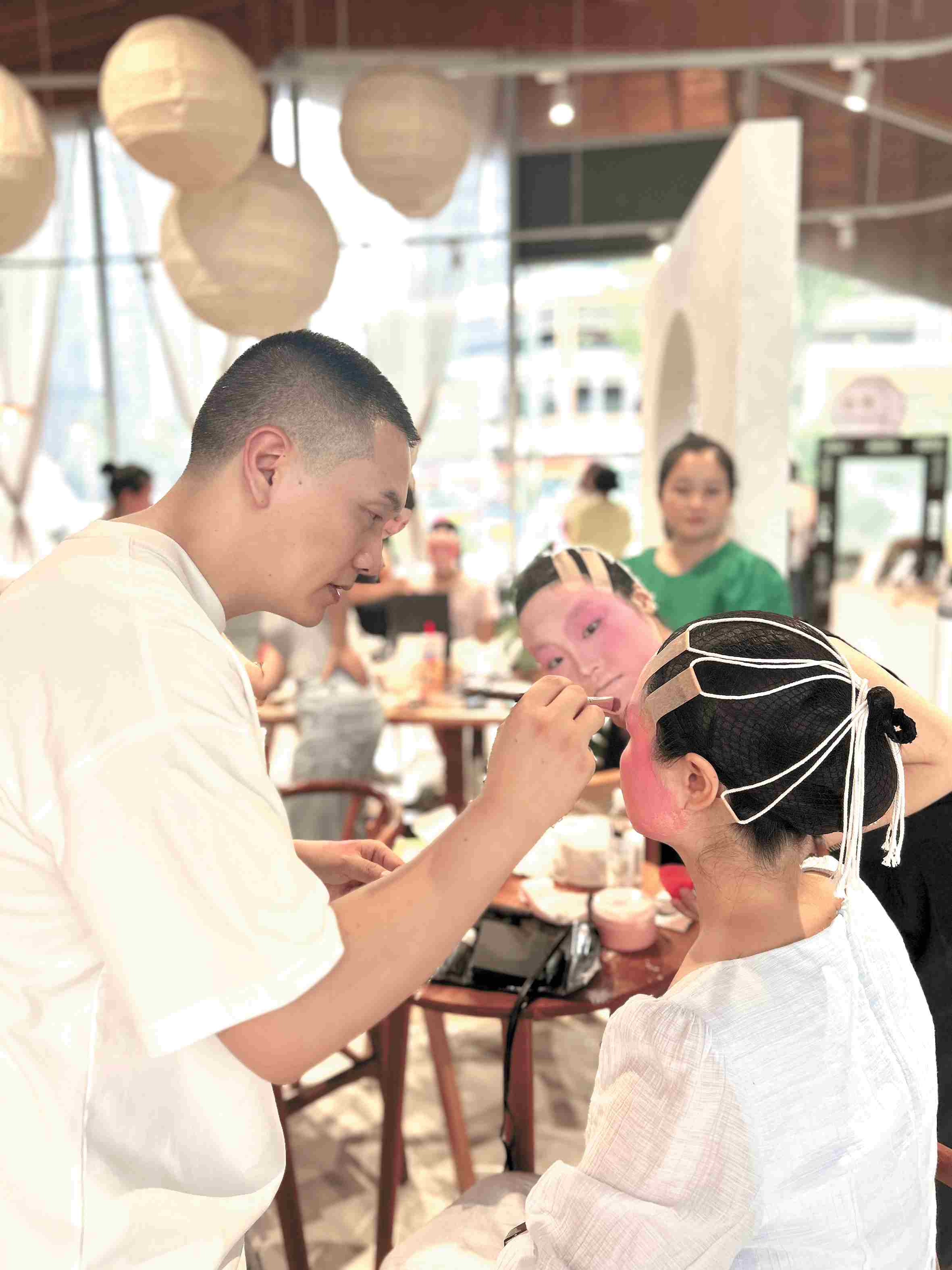 四川公共文化机构推出多项暑期非遗课程：非遗传承 青春接力