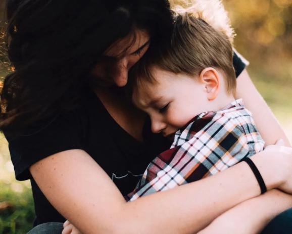 两岁萌娃与爸爸“犟嘴”_预防宝宝发脾气方法_宝宝拒绝行为