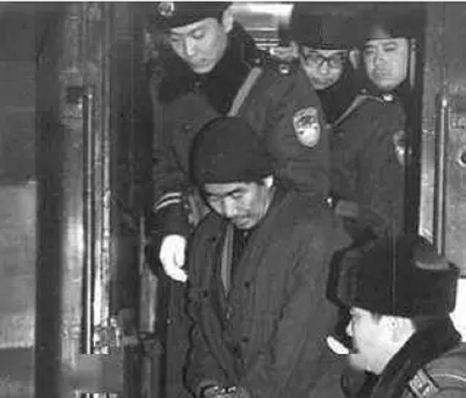 中俄国际列车大劫案赵金华_K3次列车 倒爷 历史 劫匪犯罪