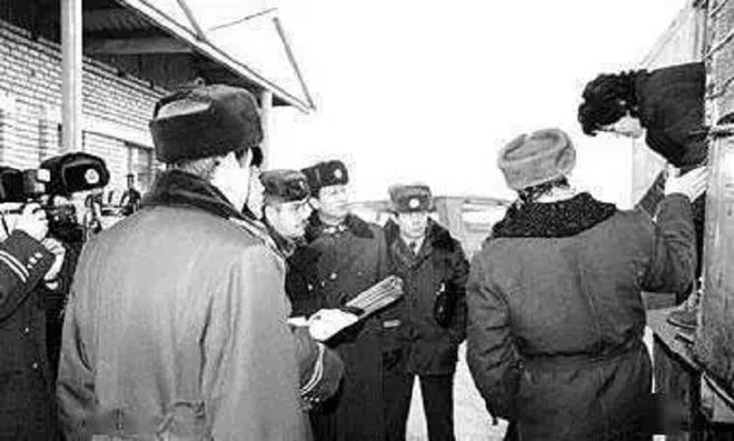 K3次列车 倒爷 历史 劫匪犯罪_中俄国际列车大劫案赵金华