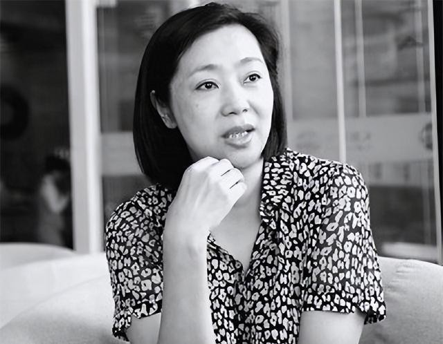 女排五冠王梁艳_退役经商亿万富婆梁艳_女排梁艳女儿