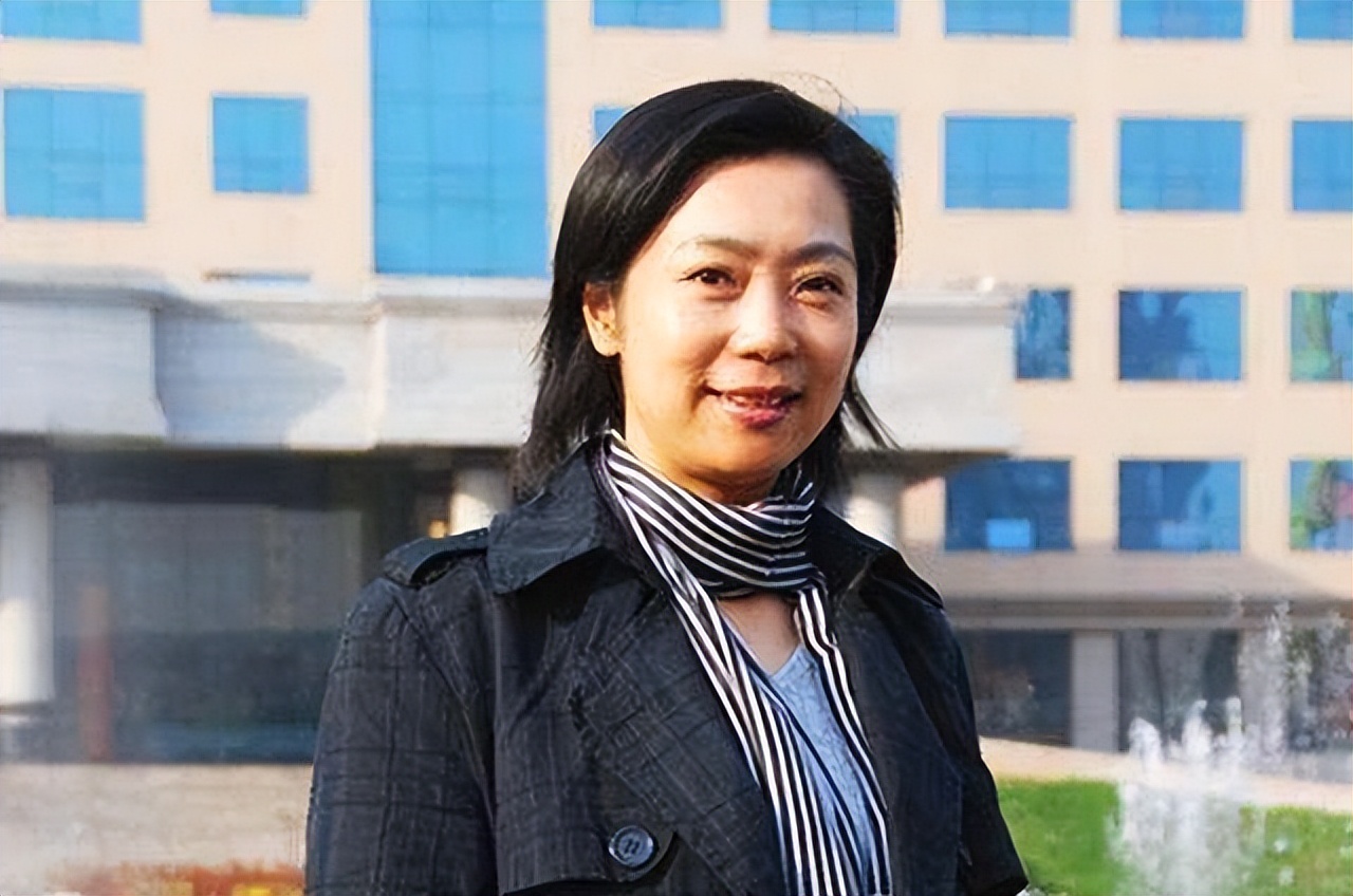 女排梁艳女儿_梁艳 排球生涯 中国女排 五连冠