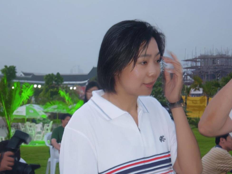 梁艳 排球生涯 中国女排 五连冠_女排梁艳女儿