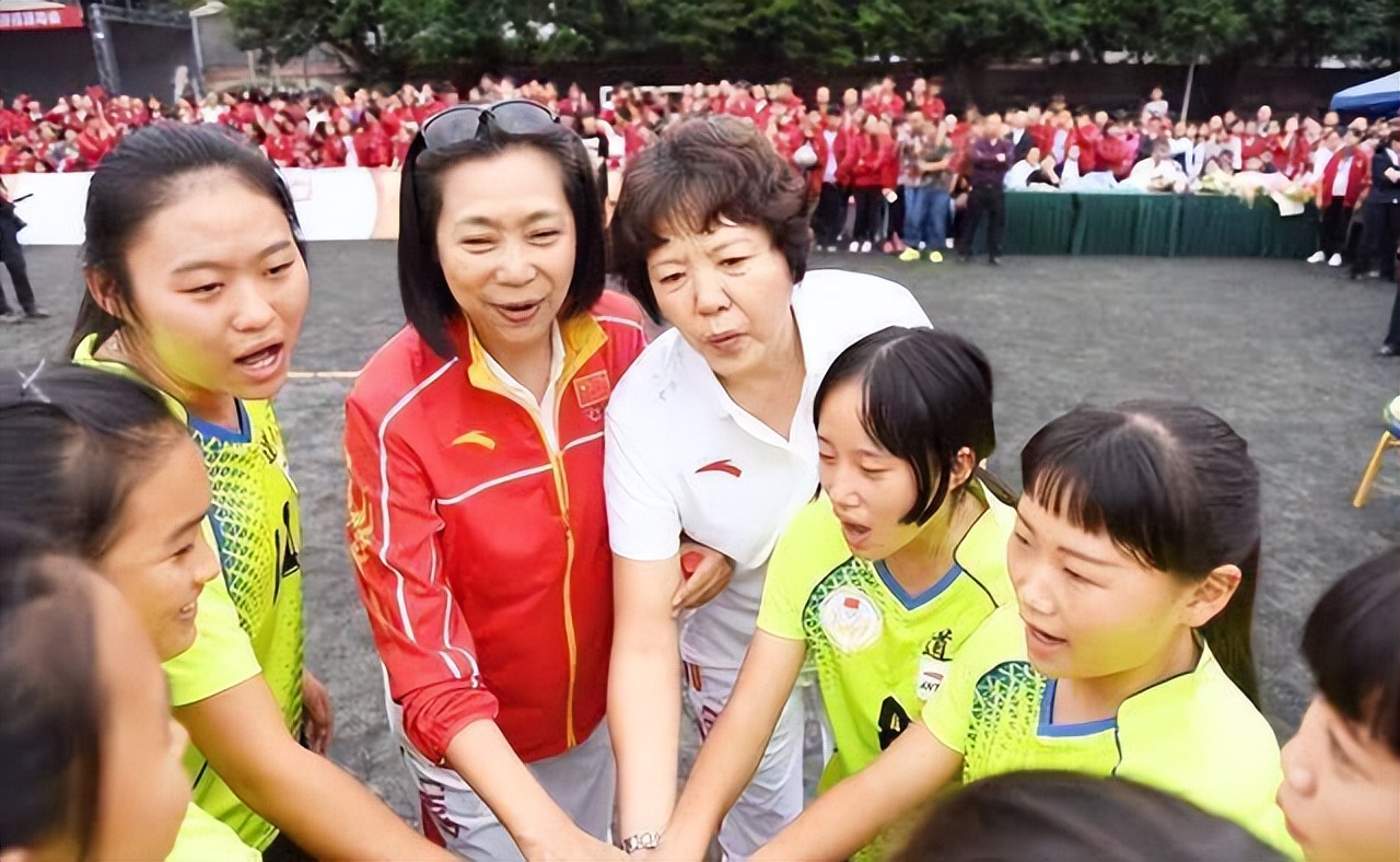 女排梁艳女儿_梁艳 排球生涯 中国女排 五连冠
