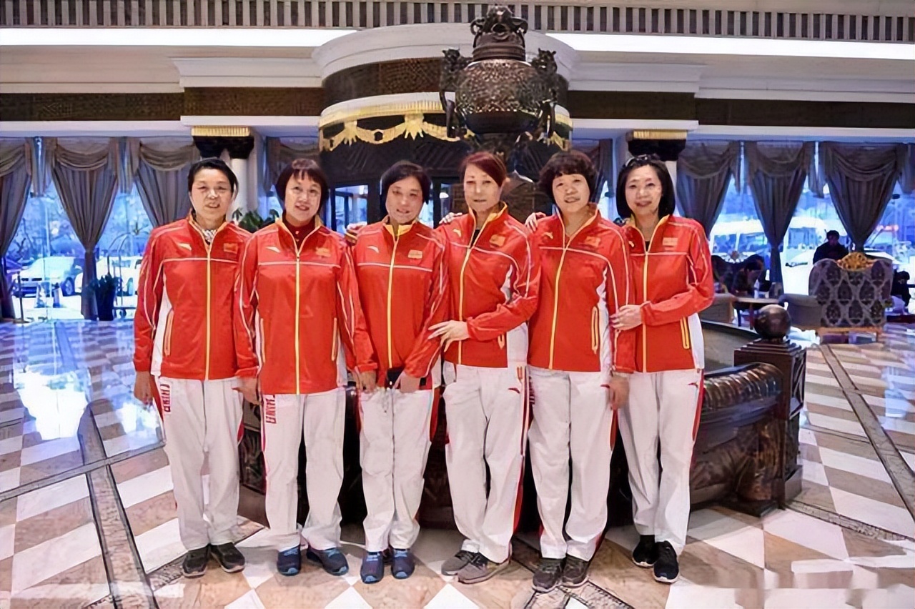 梁艳 排球生涯 中国女排 五连冠_女排梁艳女儿