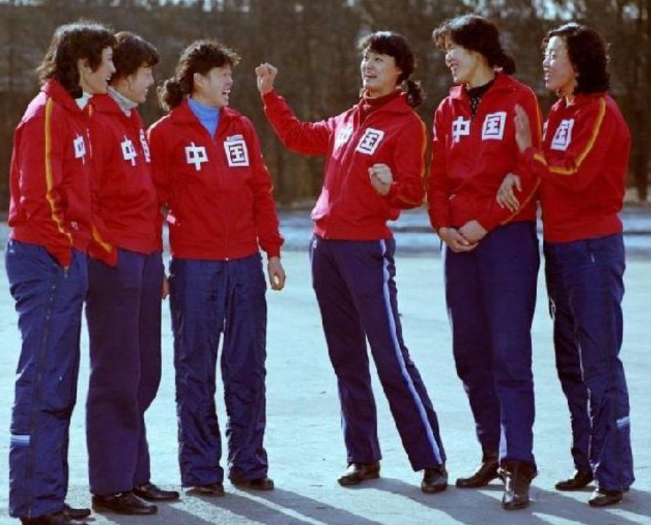 梁艳 排球生涯 中国女排 五连冠_女排梁艳女儿