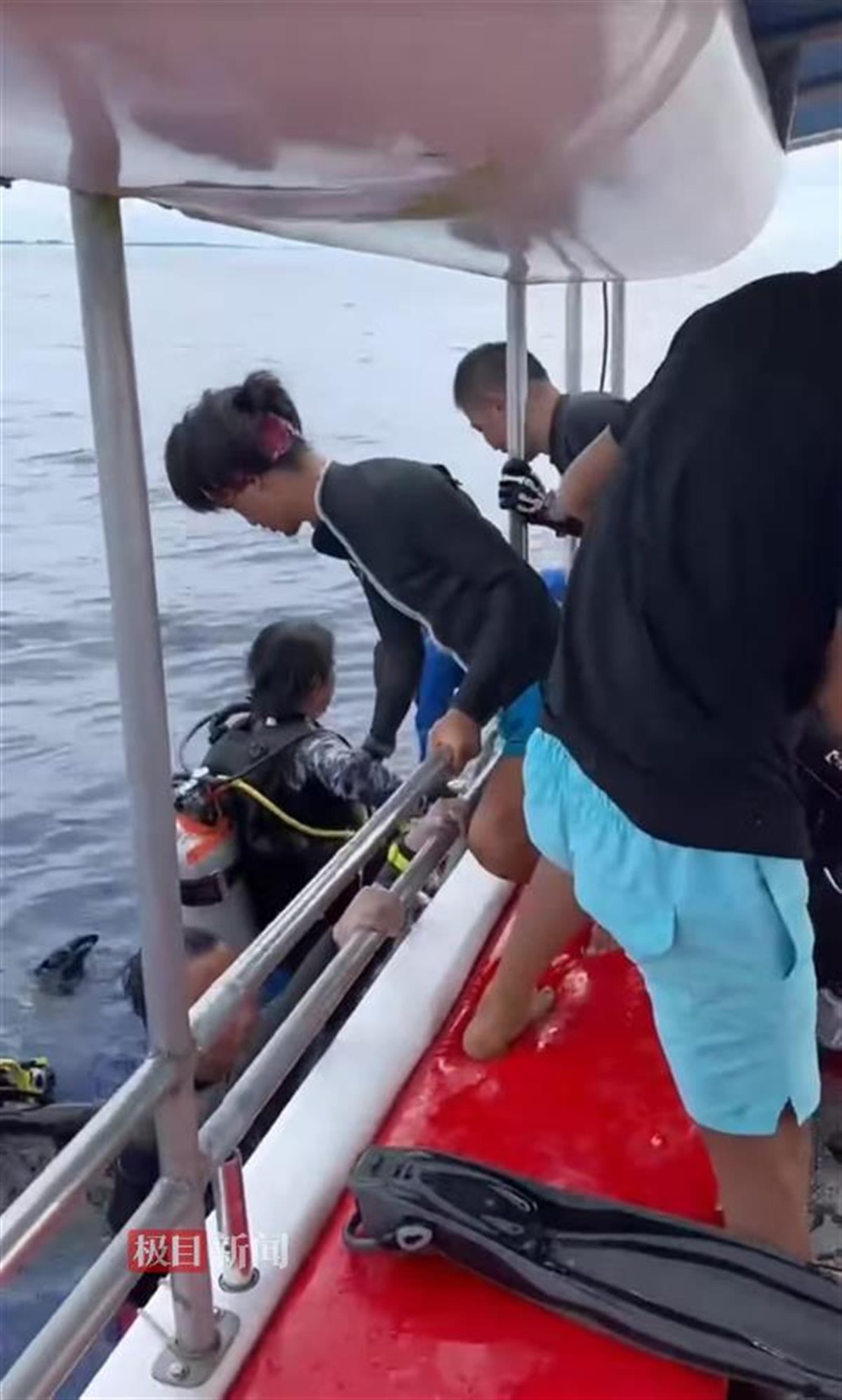 帕劳潜水失联的9名中国人在“鲨鱼城”附近获救，队员夜里曾踢到海里生物，低头一看竟有7条鲨鱼环绕