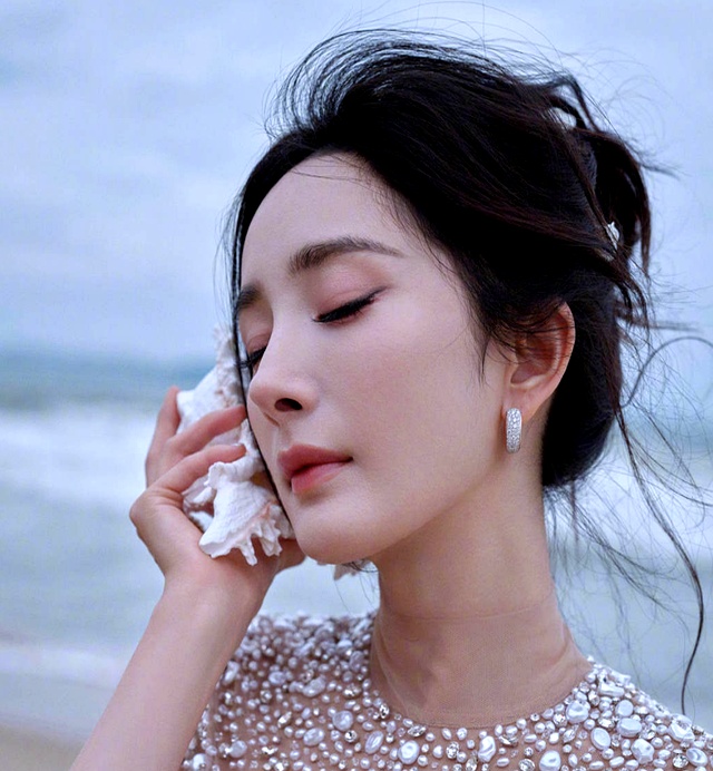 高定透视处理_女星红毯大尺度着装_杨幂高定修改