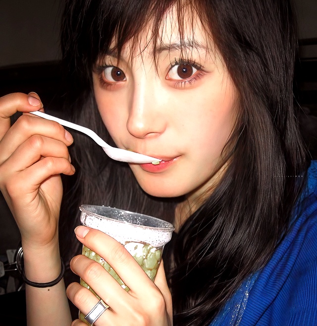 杨幂高定修改_女星红毯大尺度着装_高定透视处理