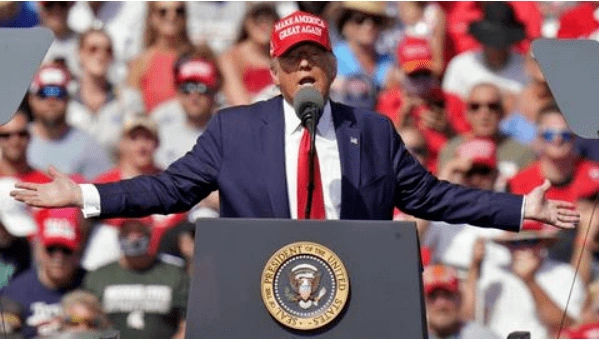 特朗普集会现场，有人昏厥有人癫痫发作