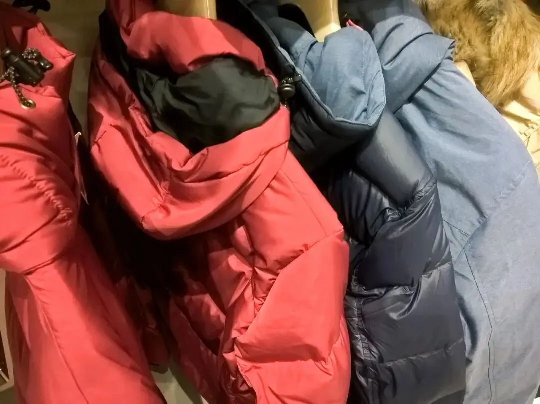 原来羽绒服不是越厚越保暖_如何穿得暖和又舒适_羽绒服保暖技巧